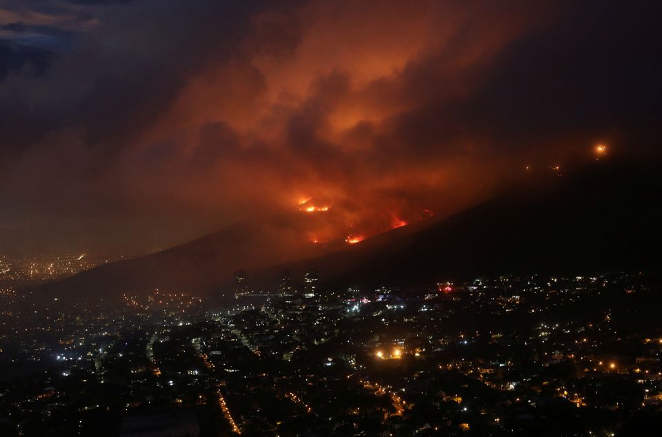 The Fiji Times » Firefighters battle to contain blaze on S.Africa's Table Mountain - Vimarsana News