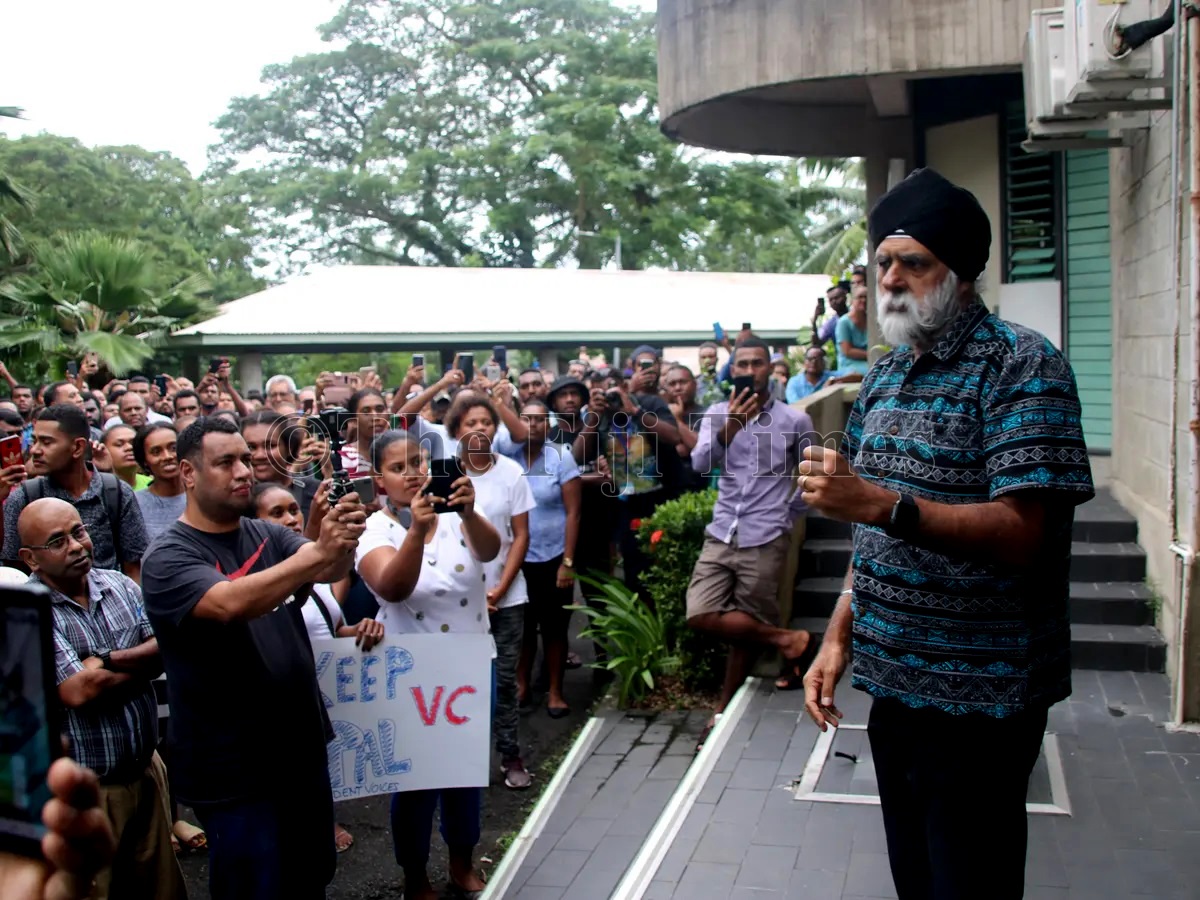 The Fiji Times » Empleados de la USP insatisfechos con VC, gracias por el “compromiso”