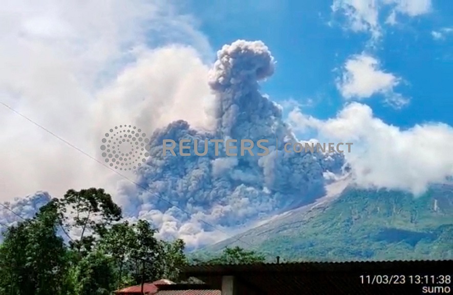 The Fiji Times » Gunung Merapi meletus, memuntahkan awan panas